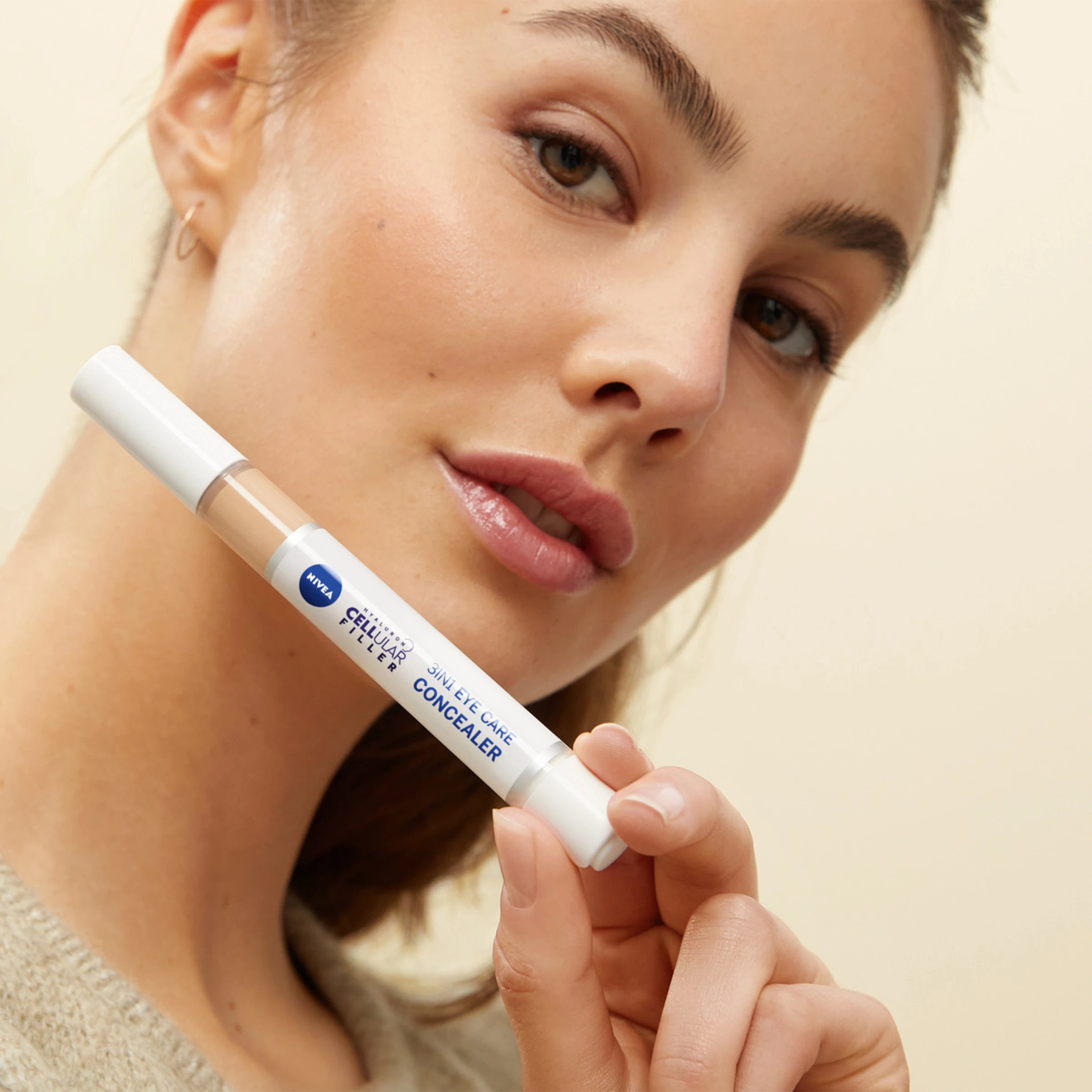 NIVEA Cellular Filler 3in1 Augenpflege Concealer Dunkel – Bild 4